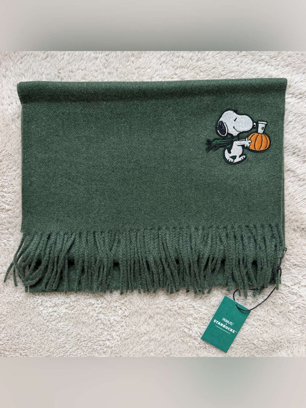 Starbucks x Peanuts Snoopy Scarf